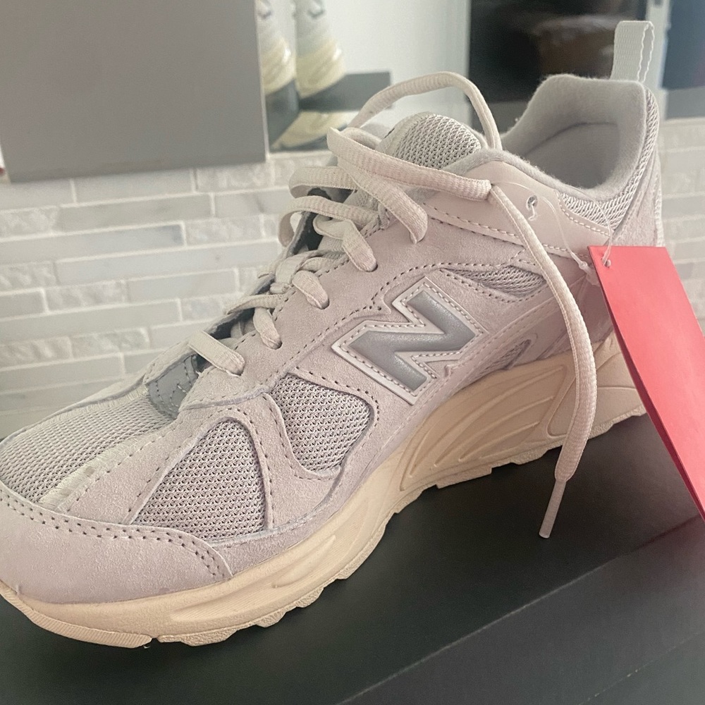 New Balance 878